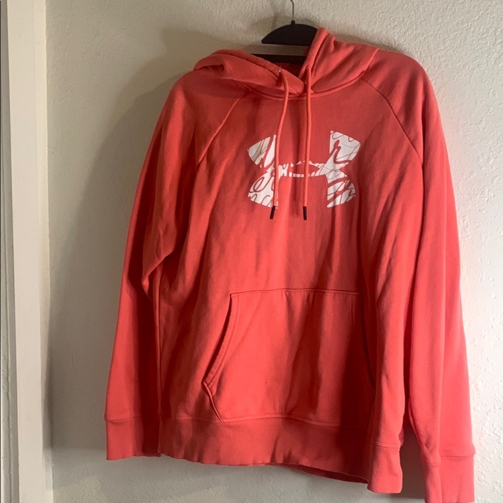 Like new Under Armour Coral Hoodie